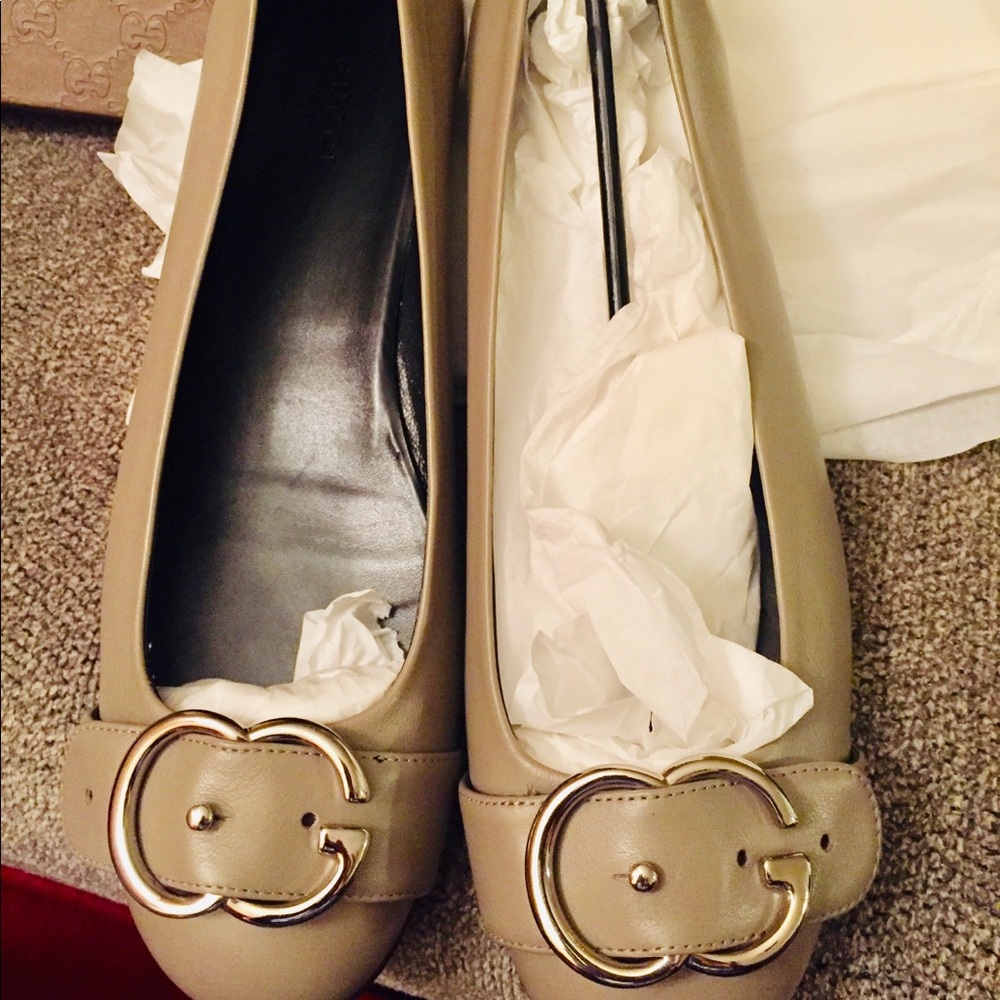 Gucci Grey Leather Sachalin Buckle Round-toe Flats